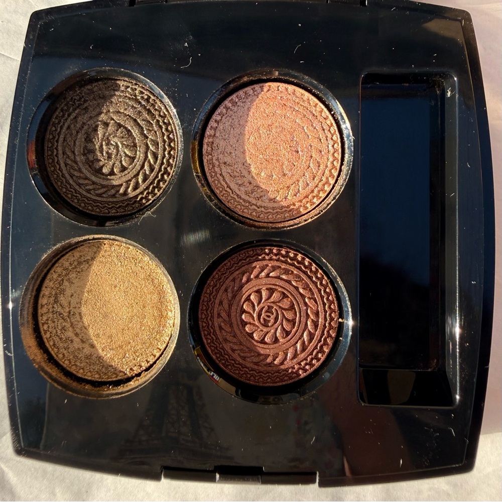 Used CHANEL LES 4 OMBRES Color: 342 LUMIÈRE ET OPULENCE